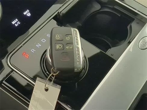 Used 2020 Land Rover Range Rover Velar R-Dynamic S image 38