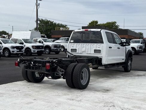 New 2026 Ford F550 4x4 Crew Cab image 3