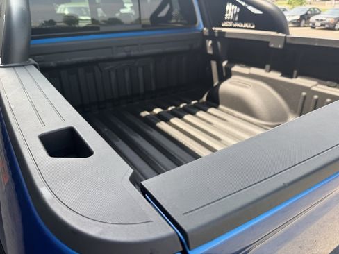 Used 2022 Chevrolet Colorado ZR2 image 9