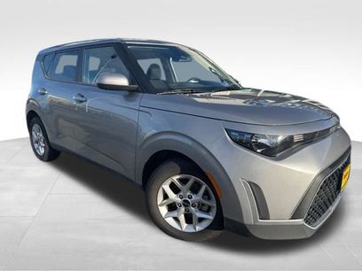 Used 2023 Kia Soul LX w/ LX Technology Package