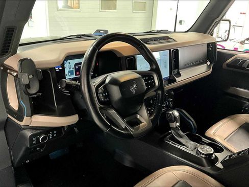 Used 2021 Ford Bronco Wildtrak image 2