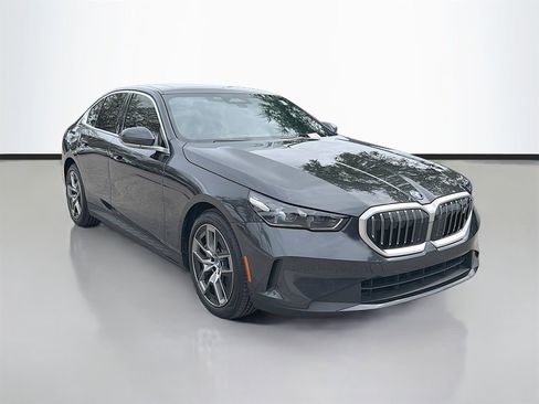 Certified 2024 BMW i5 eDrive40i w/ Premium Package image 2