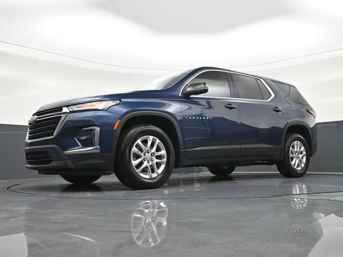 Used 2023 Chevrolet Traverse LS FWD image 23