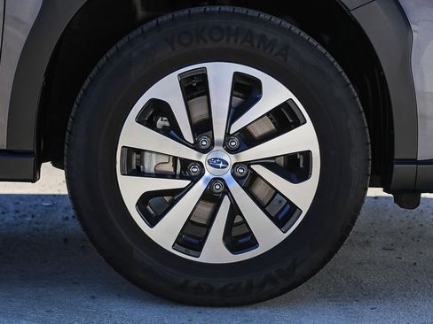 Used 2025 Subaru Outback Premium image 11