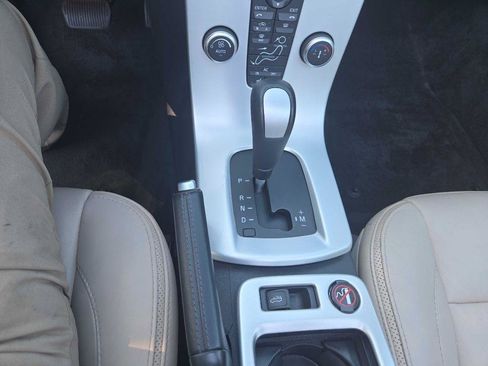 Used 2012 Volvo C70 T5 w/ Climate Pkg FWD image 19