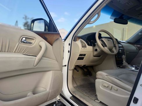 Used 2012 INFINITI QX56 4WD w/ Theater Pkg image 18