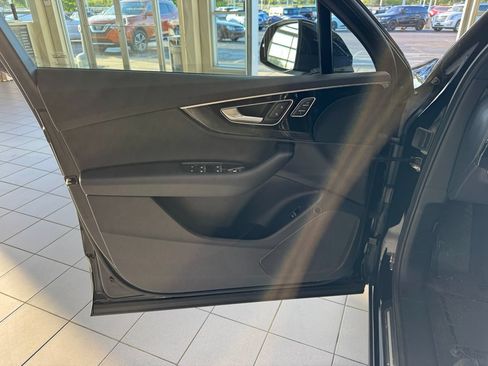 Used 2018 Audi Q7 3.0T Premium AWD/4WD image 9
