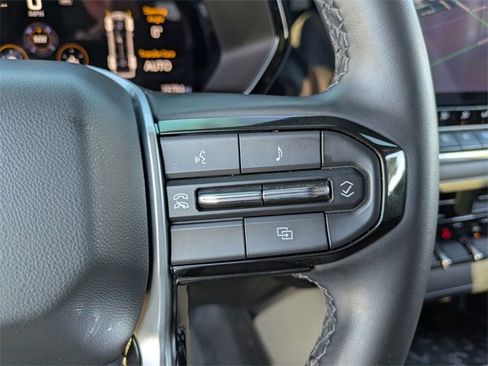 Used 2024 Chevrolet Colorado ZR2 w/ Safety Package image 28