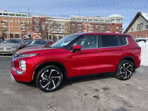 Used 2022 Mitsubishi Outlander SE image 10