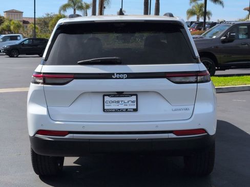 New 2026 Jeep Grand Cherokee Limited w/ Luxury Tech Group II RWD image 6