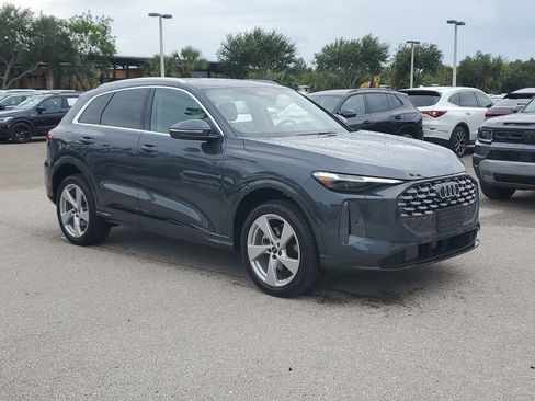 Certified 2025 Audi Q5 Premium Plus w/ Premium Plus AWD/4WD image 2
