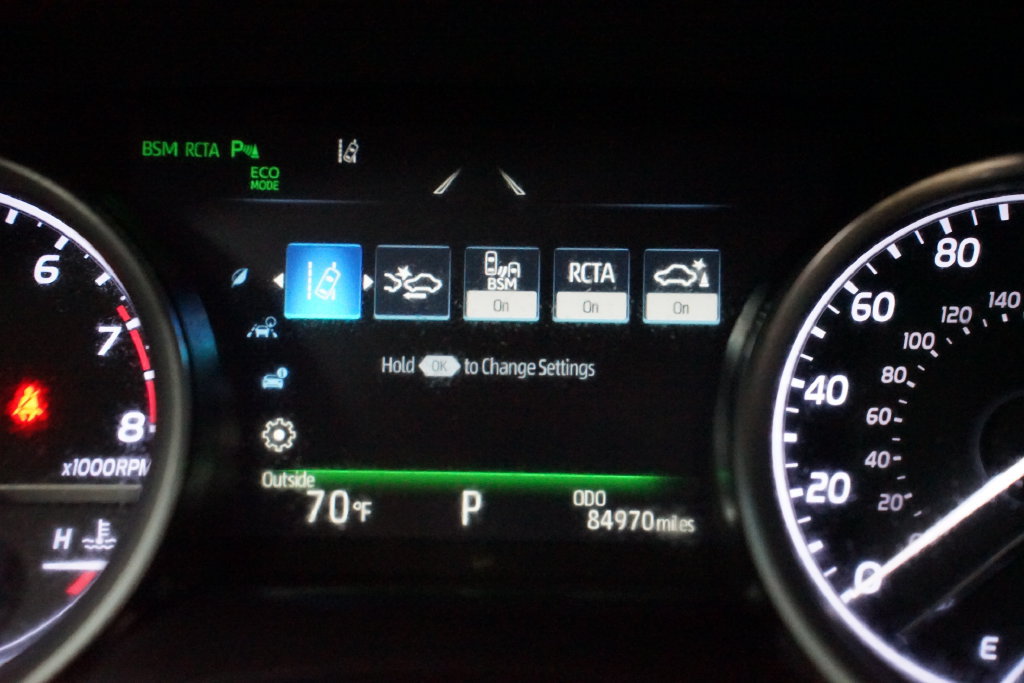 Certified 2018 Toyota Camry XLE FWD image 16