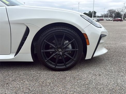 Certified 2023 Toyota GR86 Premium image 9