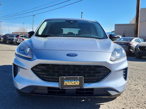 Used 2022 Ford Escape SE w/ SE Sport Appearance Package image 2