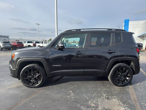 Used 2016 Jeep Renegade Latitude image 6