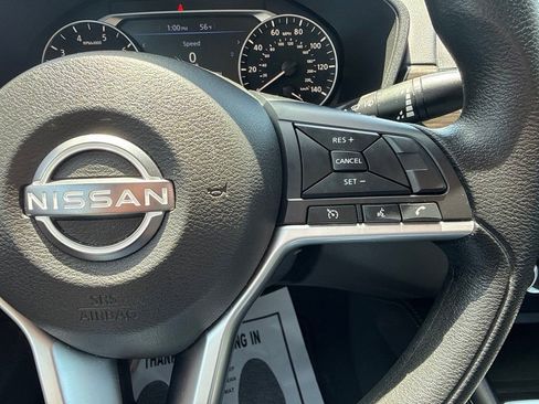 Used 2023 Nissan Altima 2.5 SV FWD image 14