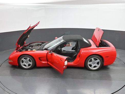 Used 1998 Chevrolet Corvette Convertible w/ Memory Pkg RWD image 40