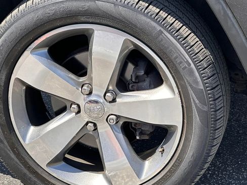 Used 2014 Jeep Grand Cherokee Limited image 9