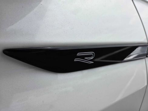 Used 2024 Volkswagen Tiguan SEL R-Line image 19