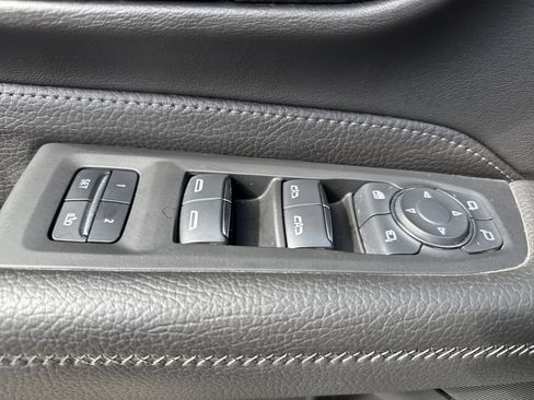 Used 2024 GMC Yukon XL Denali w/ Denali Reserve Package AWD/4WD image 15