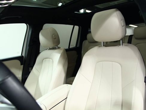 Certified 2025 Mercedes-Benz GLB 250 4MATIC image 18