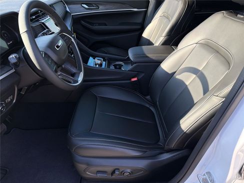 New 2025 Jeep Grand Cherokee L Limited w/ Black Appearance Package image 9