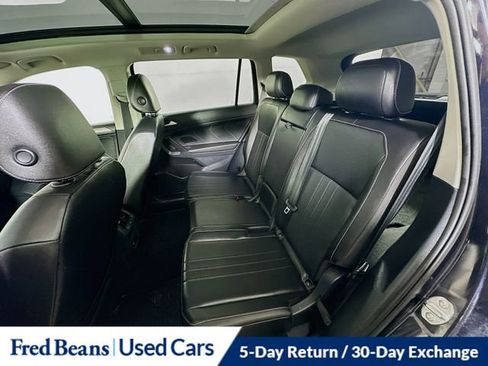 Used 2022 Volkswagen Tiguan SE w/ Panoramic Sunroof Package image 25