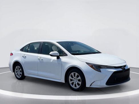 Used 2026 Toyota Corolla LE FWD image 8