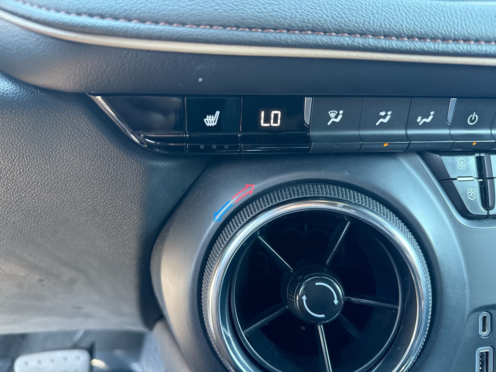 Certified 2022 Chevrolet Blazer Premier FWD image 12