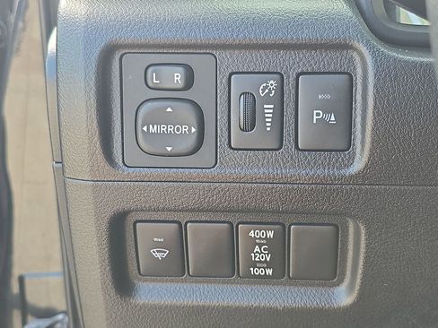 Used 2015 Toyota 4Runner Limited image 18