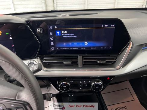 Used 2025 Chevrolet Trax LT image 42