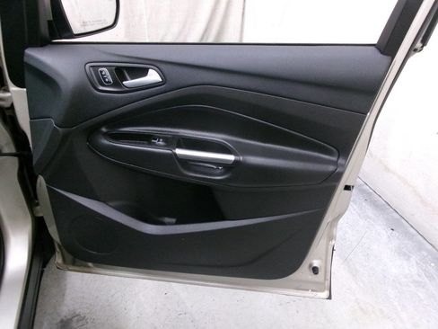 Used 2017 Ford Escape SE w/ Equipment Group 201A image 30