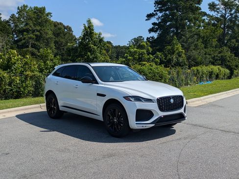 New 2026 Jaguar F-PACE R-Dynamic S image 3