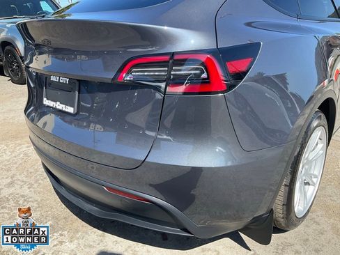 Used 2023 Tesla Model Y Long Range image 91