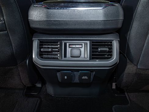 Used 2022 Ford F150 Lariat w/ Equipment Group 502A High AWD/4WD image 27