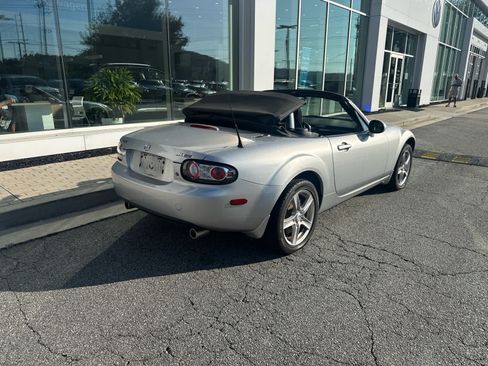 Used 2006 MAZDA MX-5 Miata Touring RWD image 7