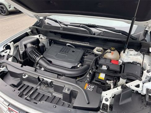 Used 2023 GMC Acadia SLT image 29