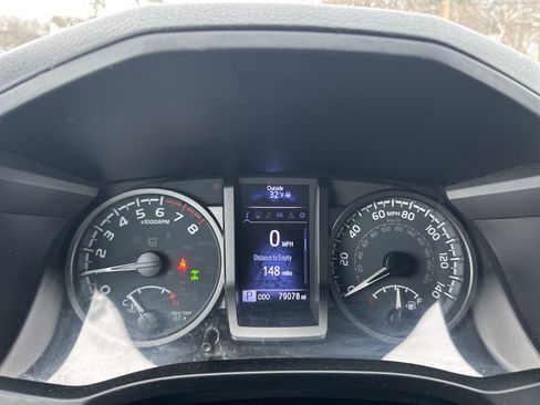 Used 2020 Toyota Tacoma TRD Sport image 17