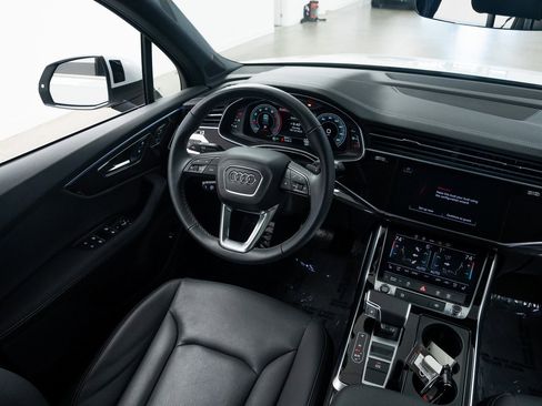 Used 2025 Audi Q7 3.0T Premium Plus w/ Premium Plus Package image 10