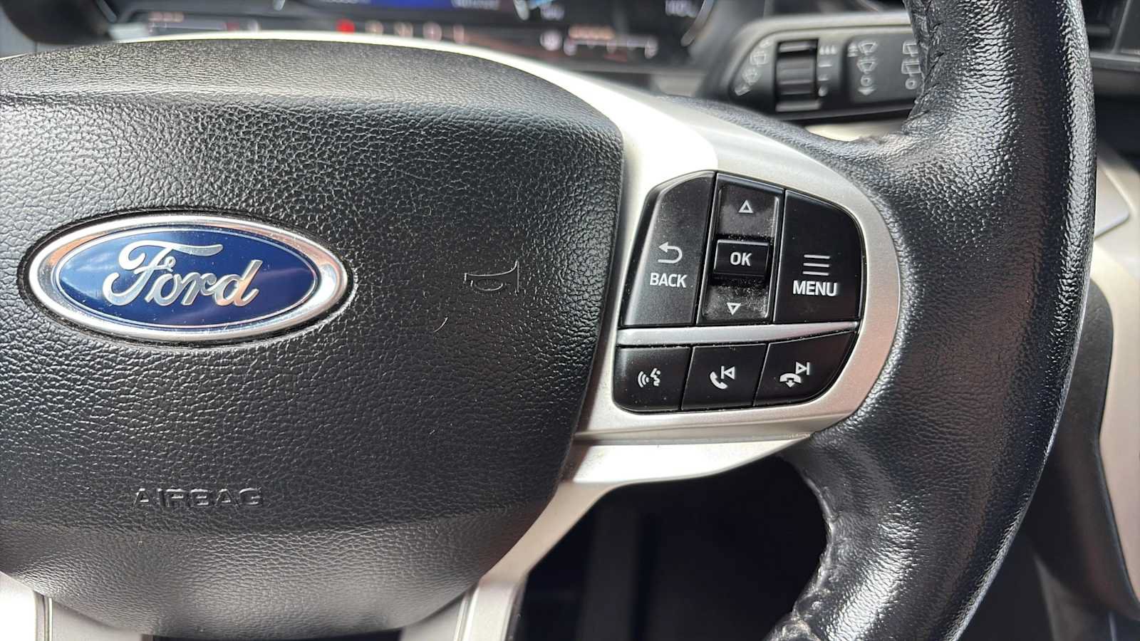Used 2023 Ford Explorer XLT w/ Equipment Group 202A AWD/4WD image 23