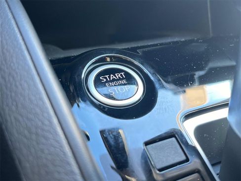 Certified 2025 Nissan Versa SR image 36