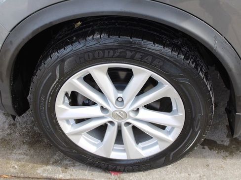 Used 2018 Nissan Rogue Sport SV image 12