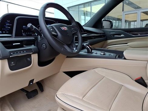 Certified 2023 Cadillac Escalade Premium Luxury image 16