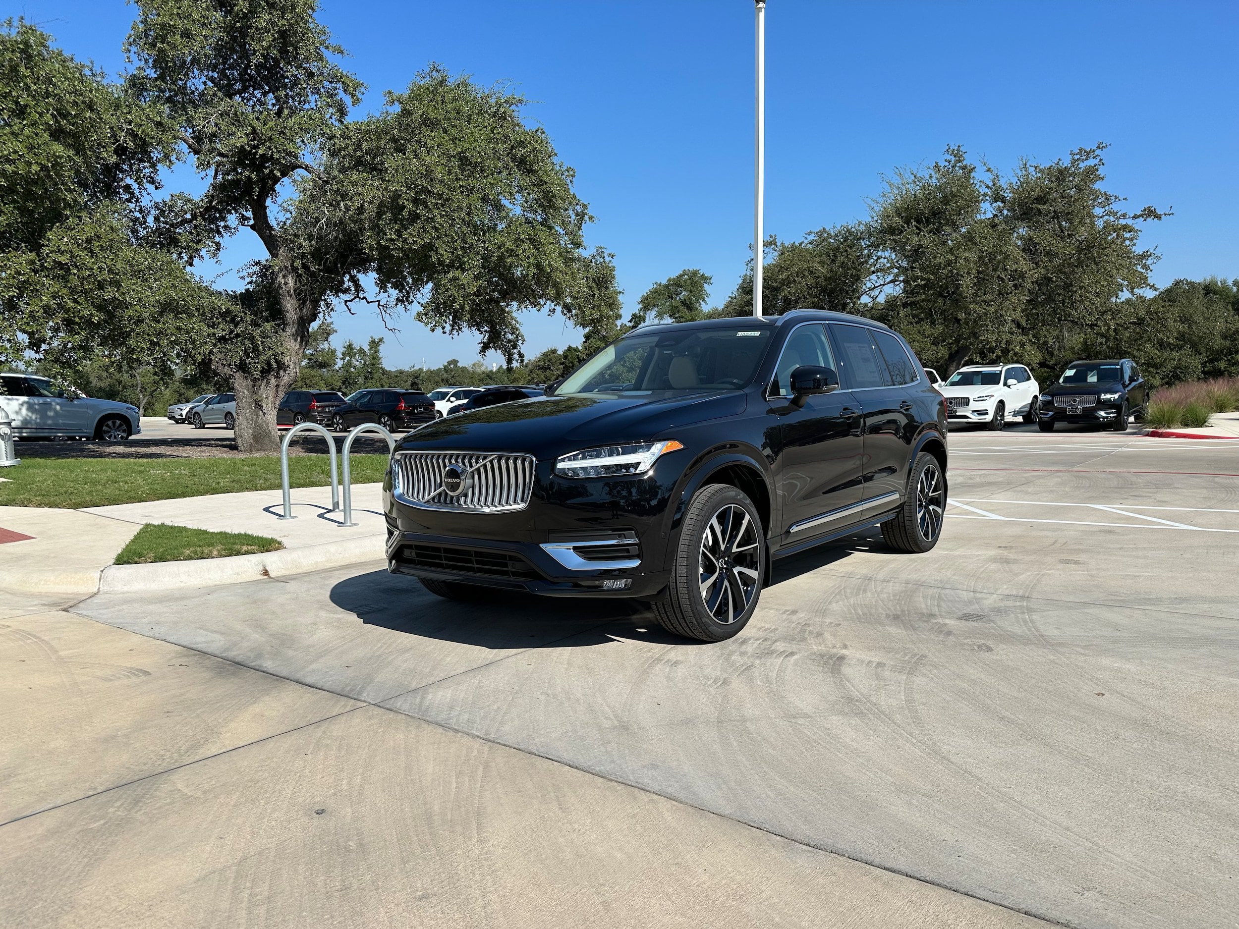 Used 2025 Volvo XC90 B6 Plus w/ Protection Package Premier AWD/4WD image 2