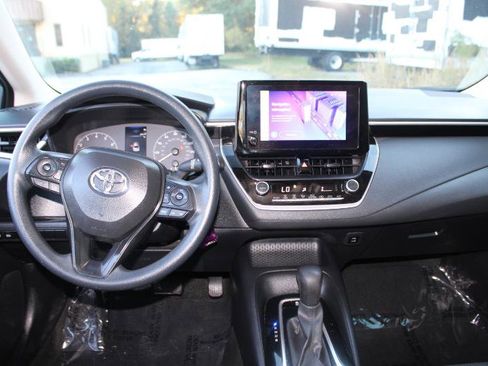 Used 2024 Toyota Corolla LE image 9