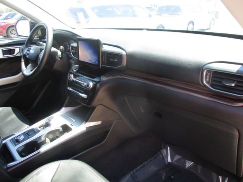 Used 2022 Ford Explorer Limited w/ Hybrid Equipment Group 310A AWD/4WD image 48