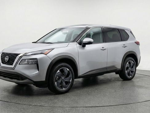 Used 2025 Nissan Rogue SV AWD/4WD image 3