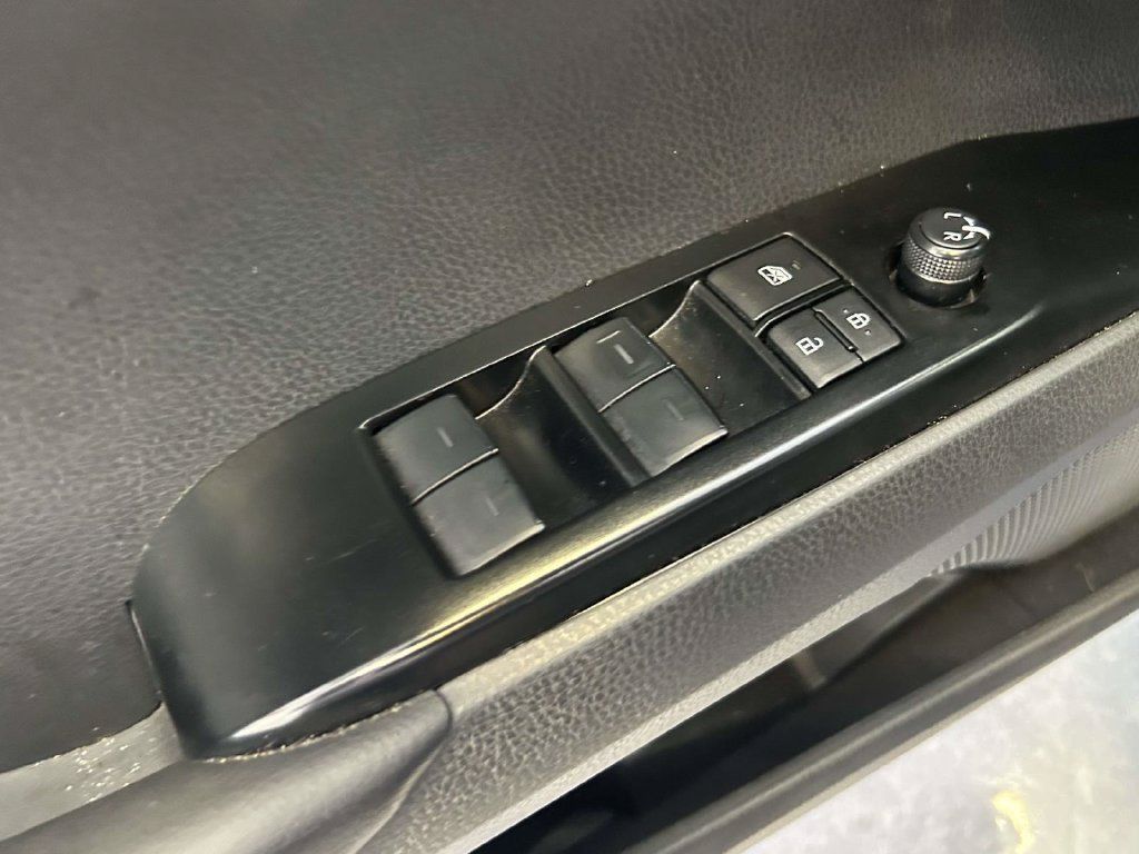 Used 2025 Toyota Camry SE FWD image 17