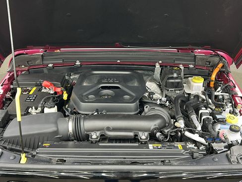 Used 2024 Jeep Wrangler Unlimited image 19