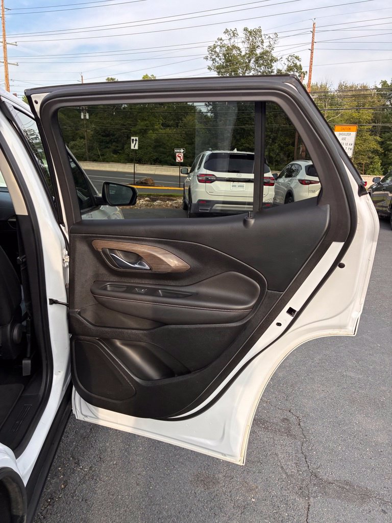 Used 2023 GMC Terrain Denali AWD/4WD image 25
